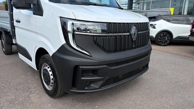 Renault Master Mwb Diesel Fwd ML35dCi 150 Advance Low Roof Aluminium Tipper - Image 37